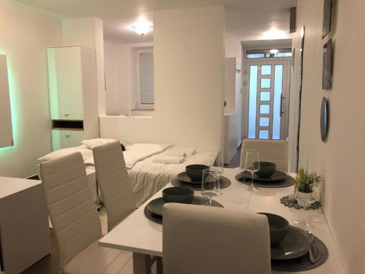 Modern Center Studio Under The Castle - Free Parking Apartment Ljubljana Exterior photo